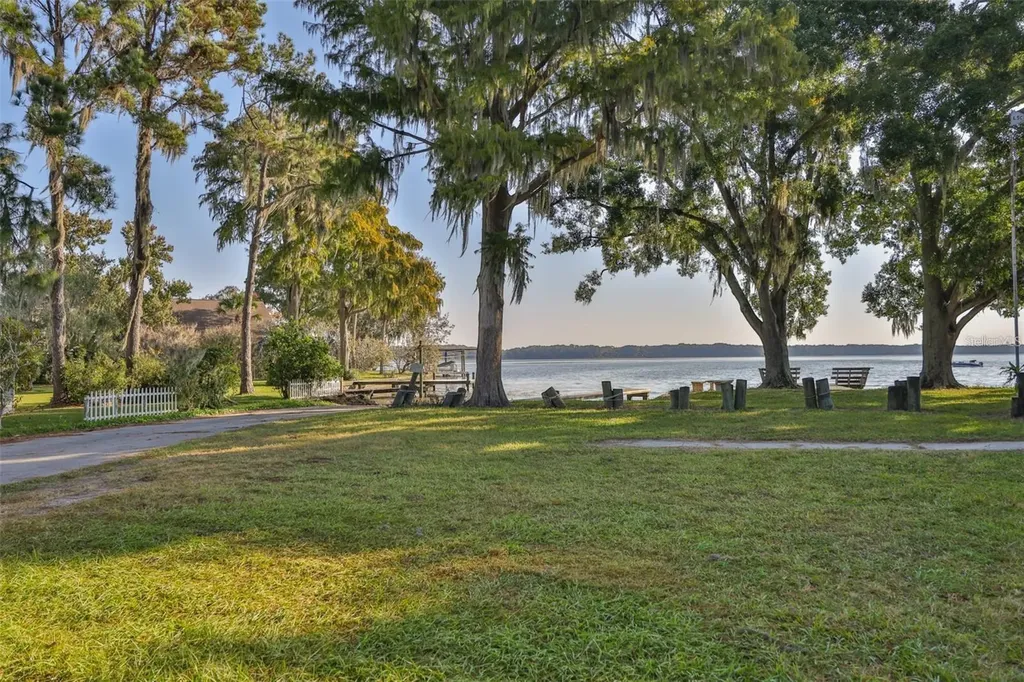 72 Lake Shore Drive Palm Harbor FL 34684