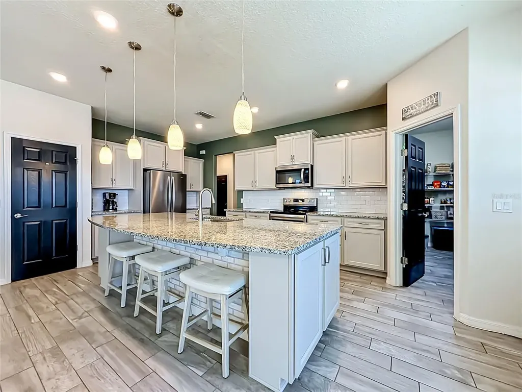 2323 Nuthatch Street St Cloud FL 34771