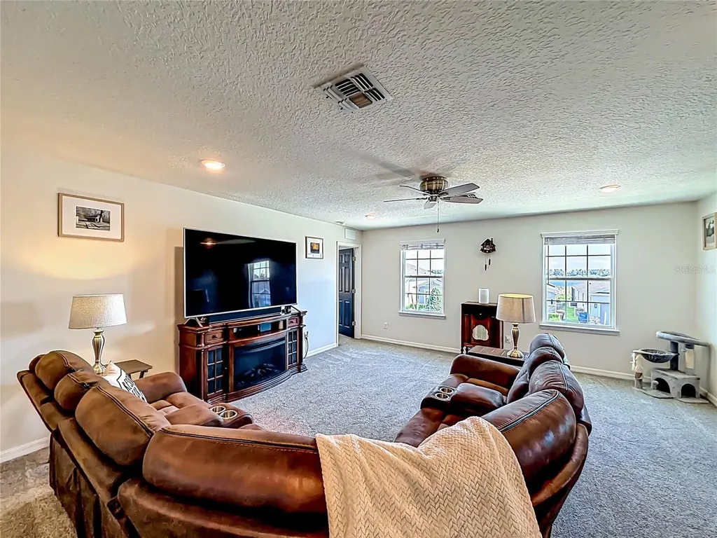 2323 Nuthatch Street St Cloud FL 34771