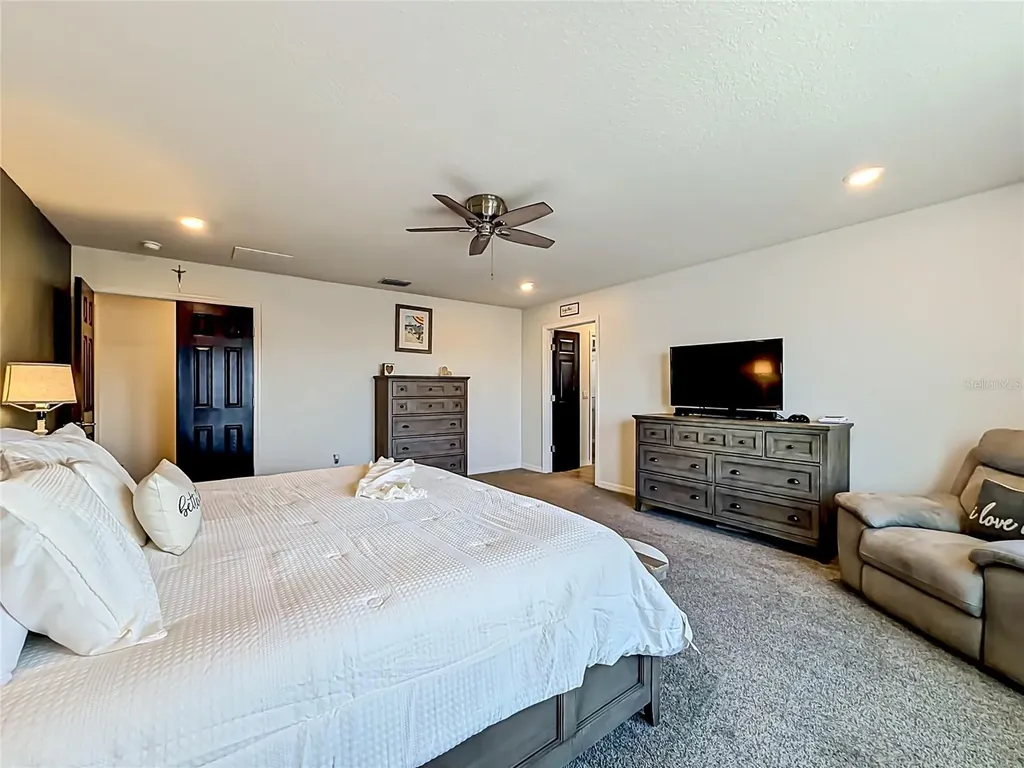 2323 Nuthatch Street St Cloud FL 34771