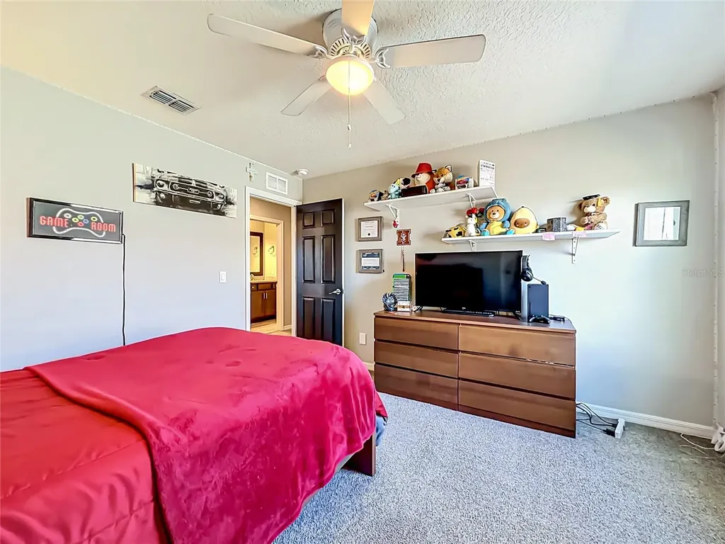 2323 Nuthatch Street St Cloud FL 34771