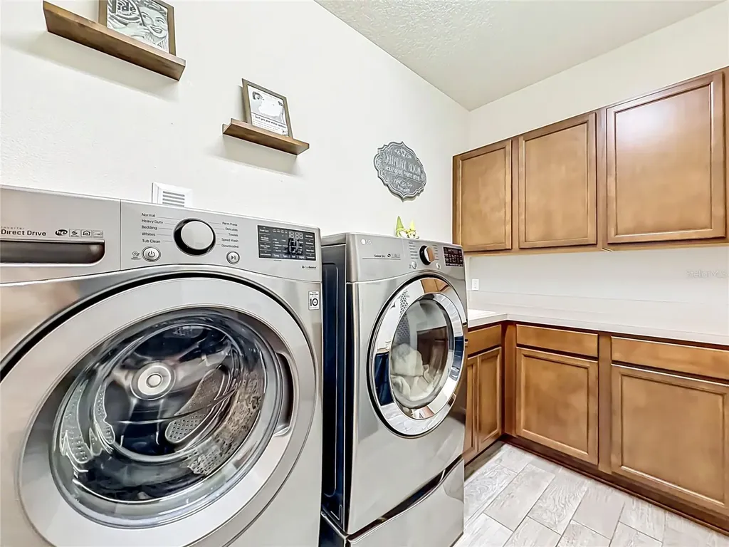 2323 Nuthatch Street St Cloud FL 34771
