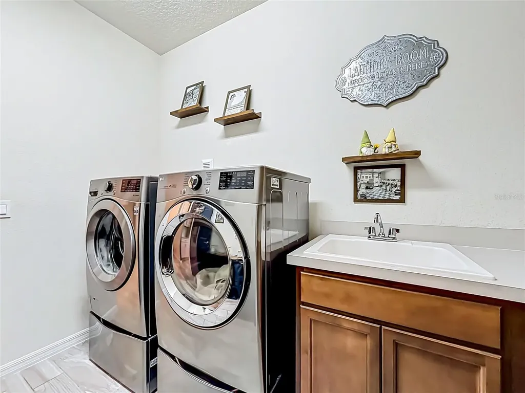 2323 Nuthatch Street St Cloud FL 34771