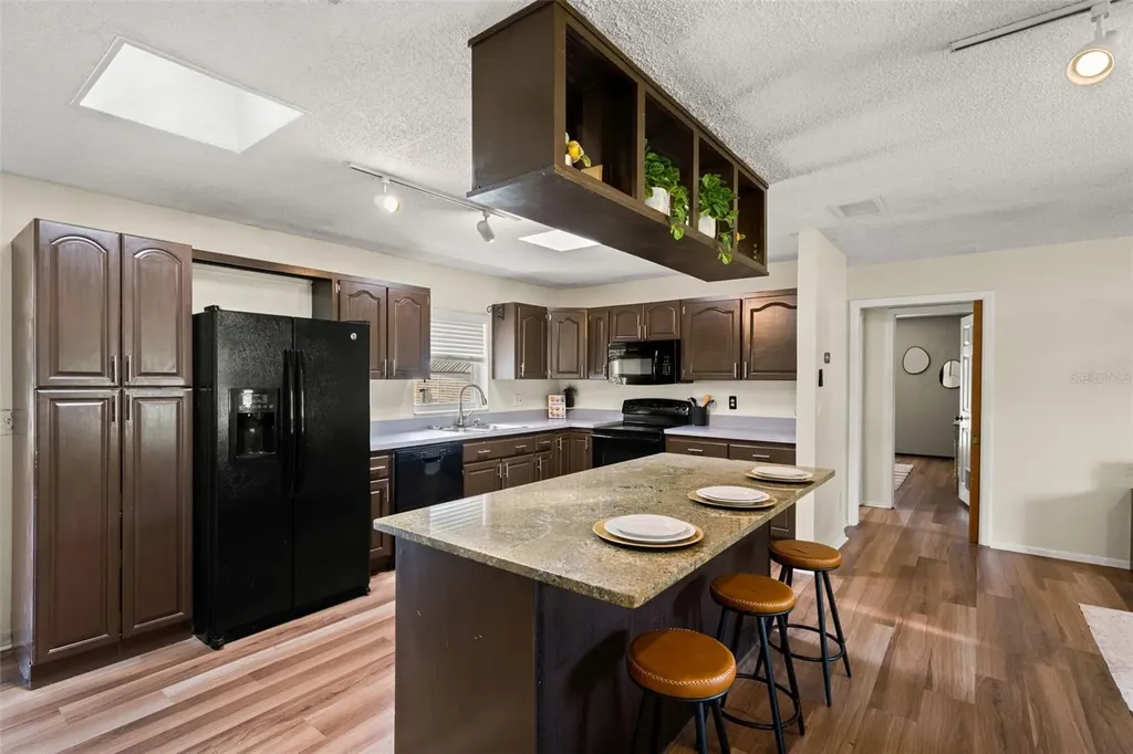 2111 Hinson Road Dover FL 33527