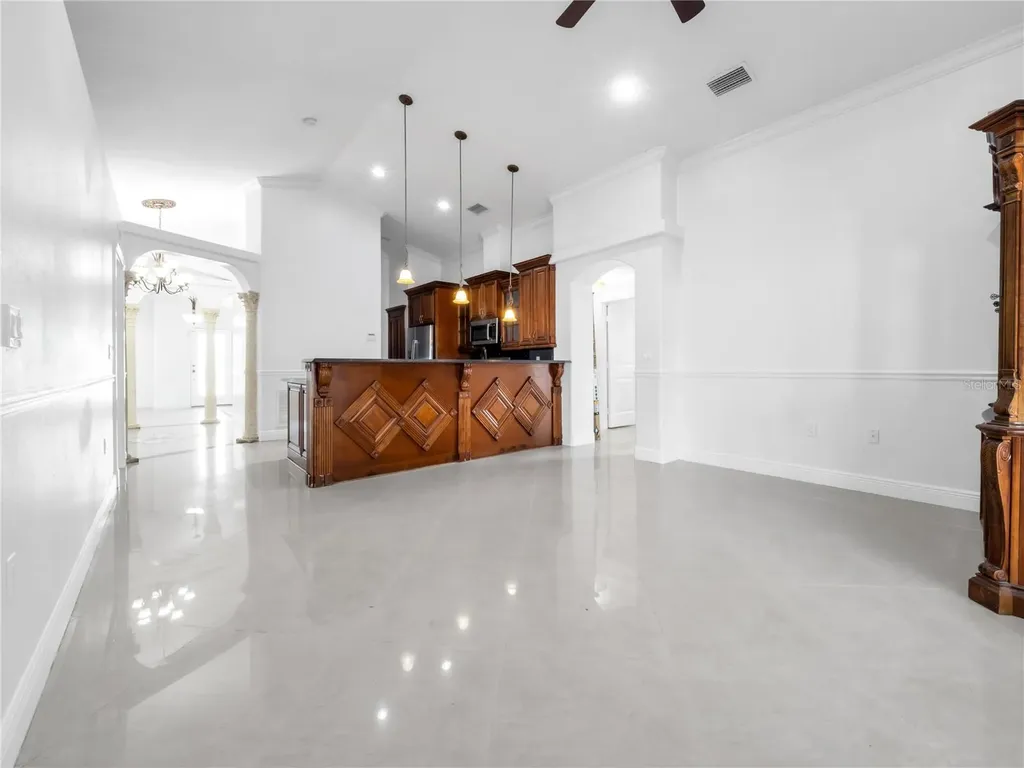 3122 W Crest Avenue Tampa FL 33614