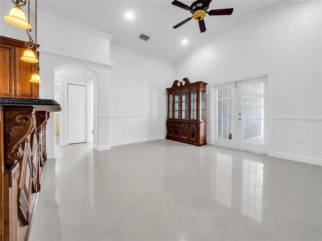 3122 W Crest Avenue Tampa FL 33614