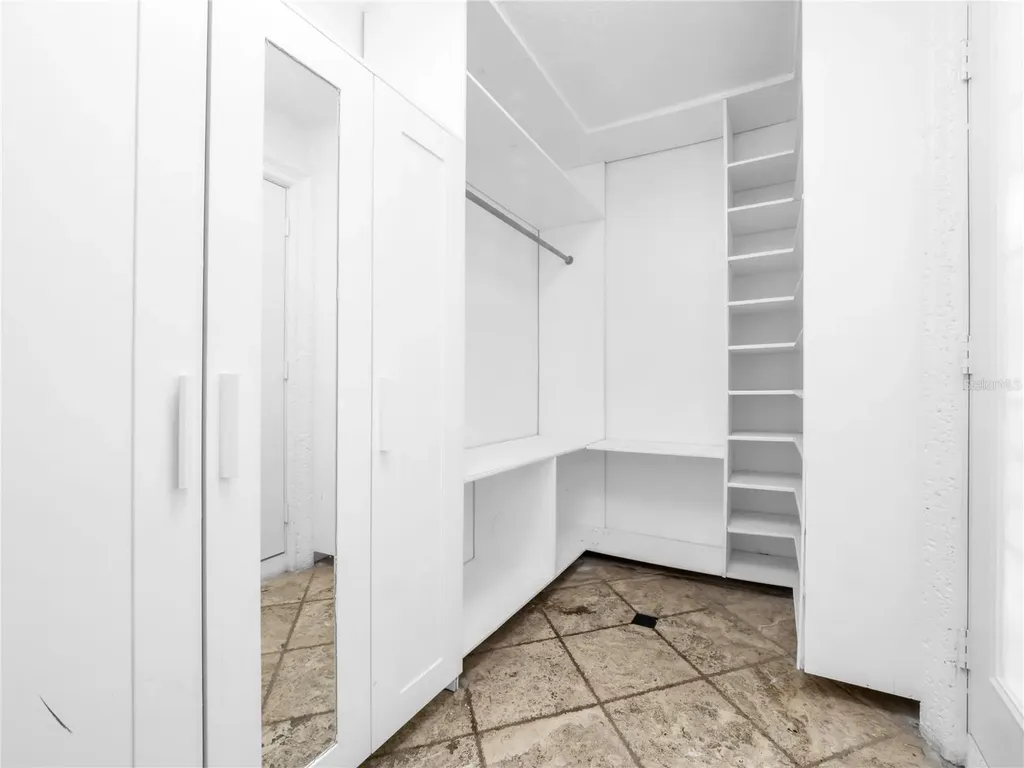 3122 W Crest Avenue Tampa FL 33614