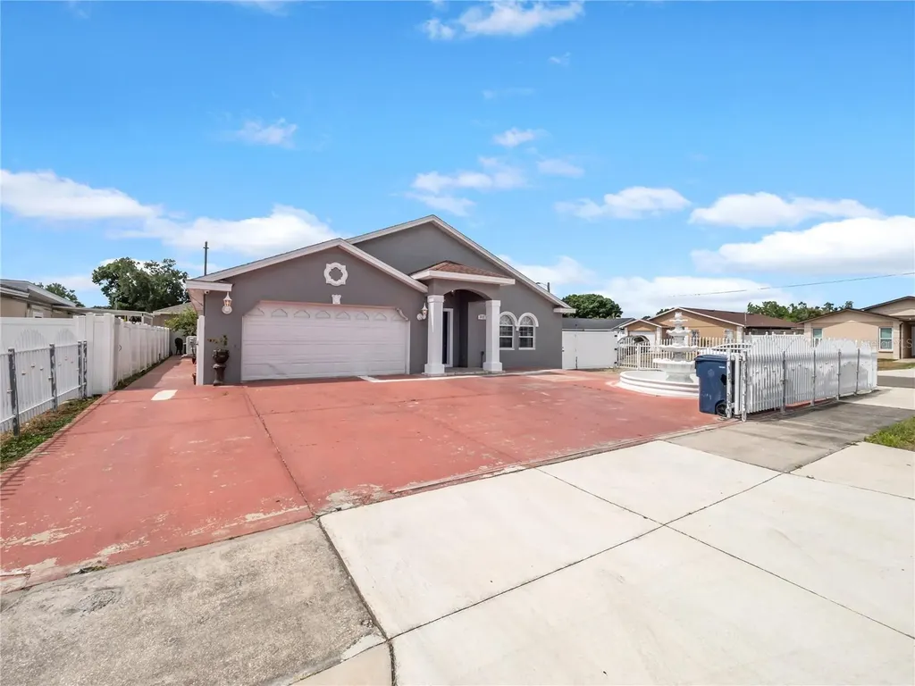 3122 W Crest Avenue Tampa FL 33614