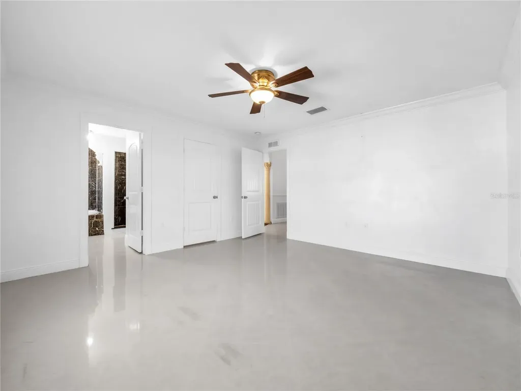 3122 W Crest Avenue Tampa FL 33614