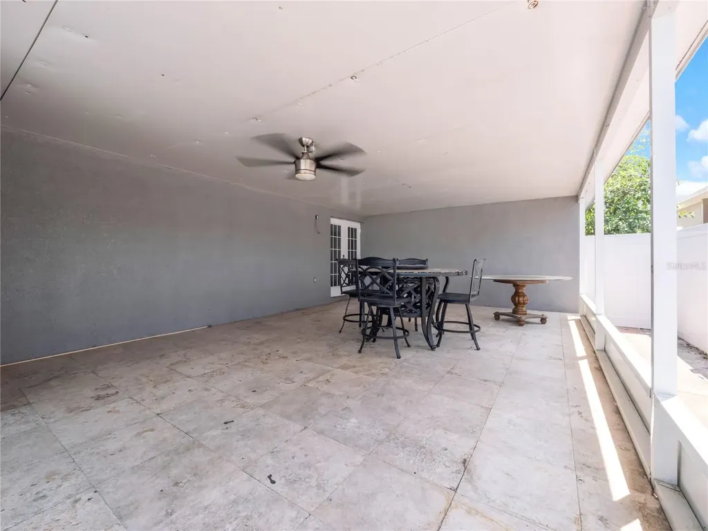 3122 W Crest Avenue Tampa FL 33614