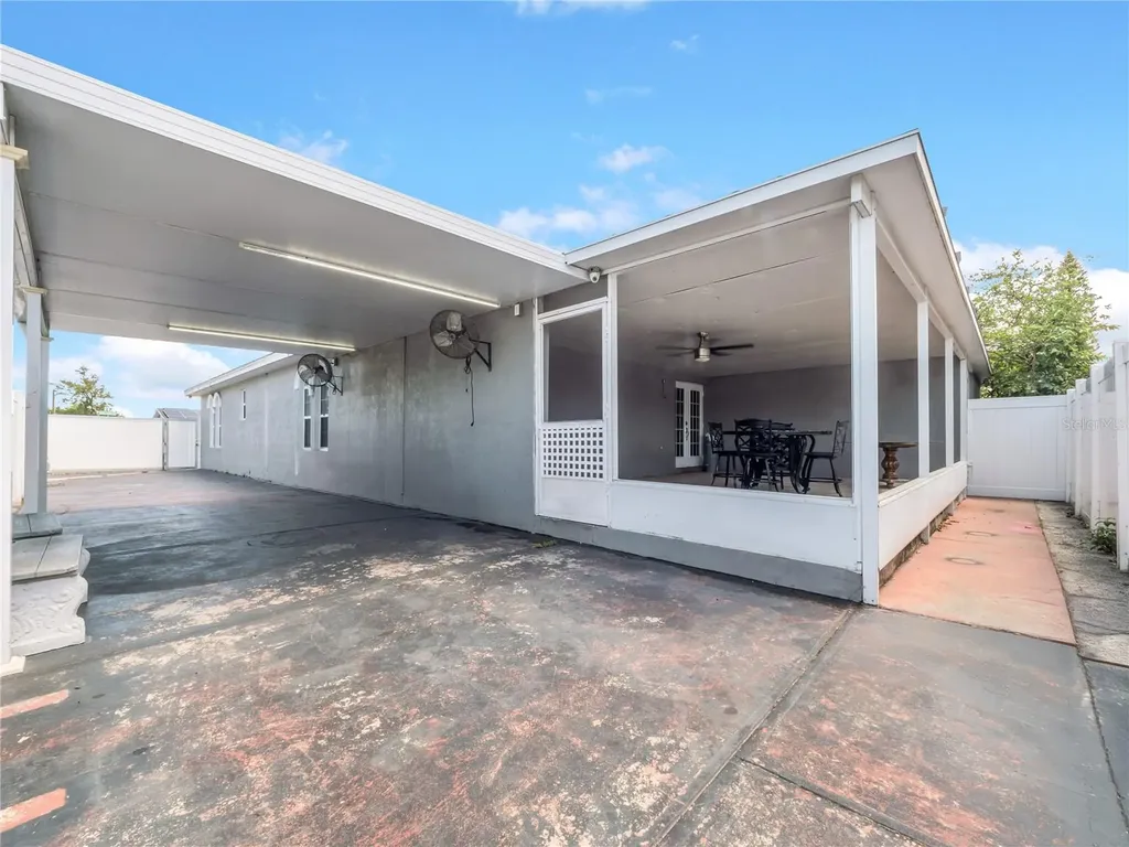 3122 W Crest Avenue Tampa FL 33614