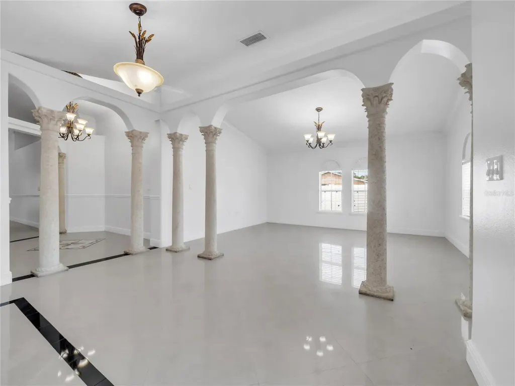3122 W Crest Avenue Tampa FL 33614