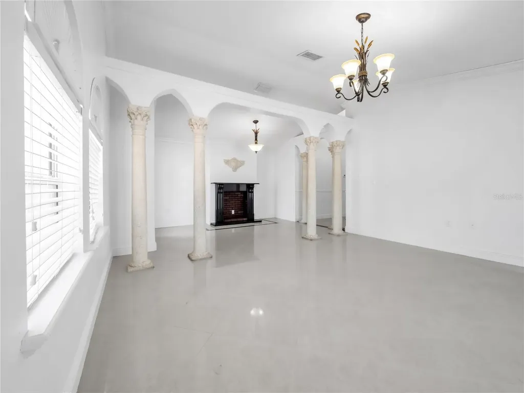 3122 W Crest Avenue Tampa FL 33614
