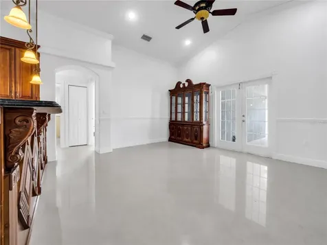 3122 W Crest Avenue Tampa FL 33614
