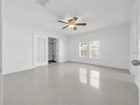 3122 W Crest Avenue Tampa FL 33614