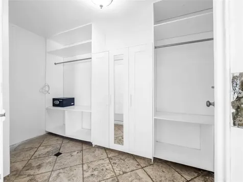 3122 W Crest Avenue Tampa FL 33614