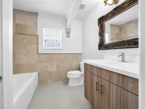 3122 W Crest Avenue Tampa FL 33614
