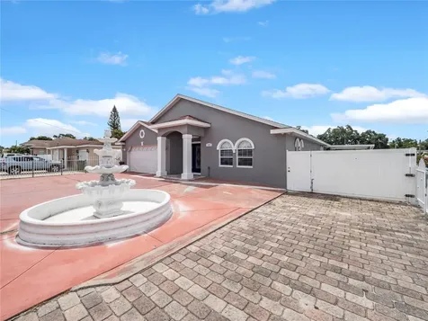 3122 W Crest Avenue Tampa FL 33614