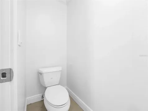 3122 W Crest Avenue Tampa FL 33614