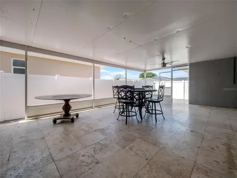 3122 W Crest Avenue Tampa FL 33614