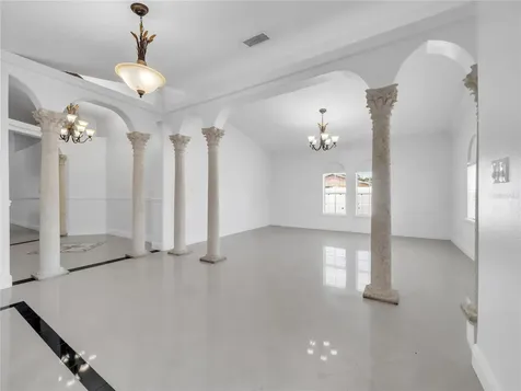 3122 W Crest Avenue Tampa FL 33614