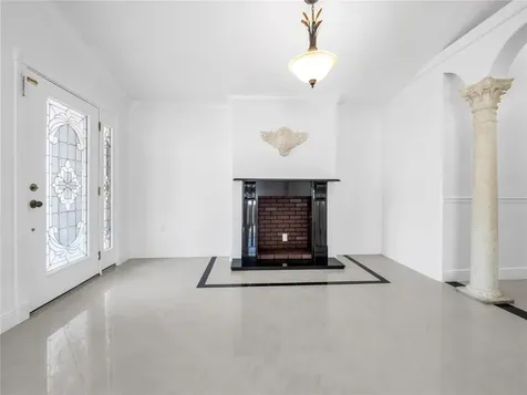 3122 W Crest Avenue Tampa FL 33614