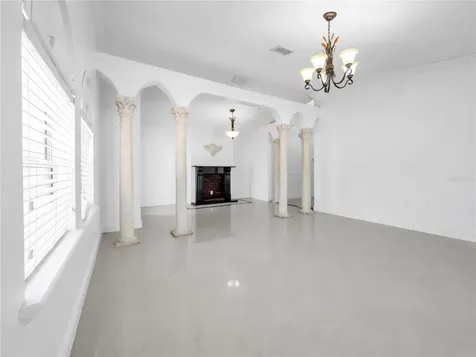 3122 W Crest Avenue Tampa FL 33614