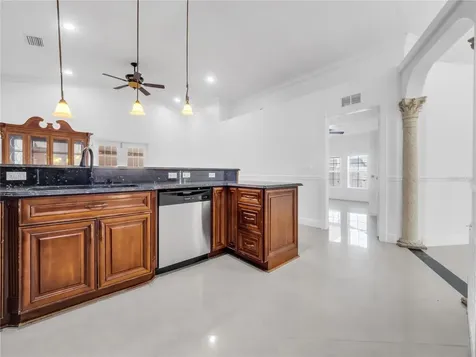 3122 W Crest Avenue Tampa FL 33614
