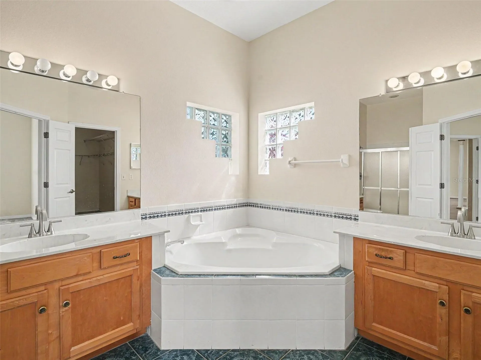 4940 Thames Lane Sarasota FL 34238