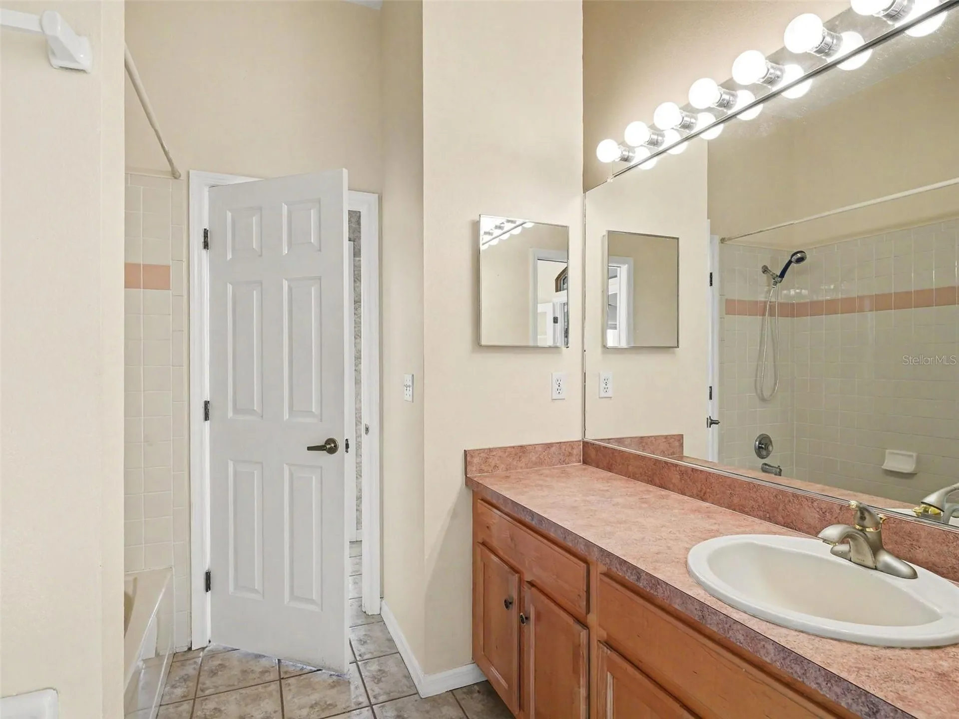 4940 Thames Lane Sarasota FL 34238