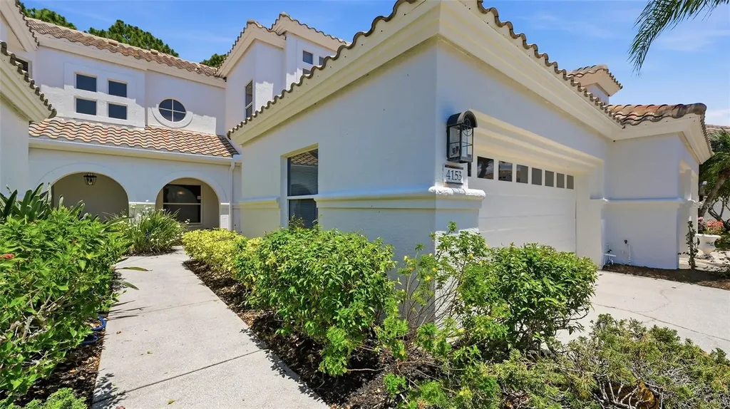 4153 Entrada Court Sarasota FL 34238
