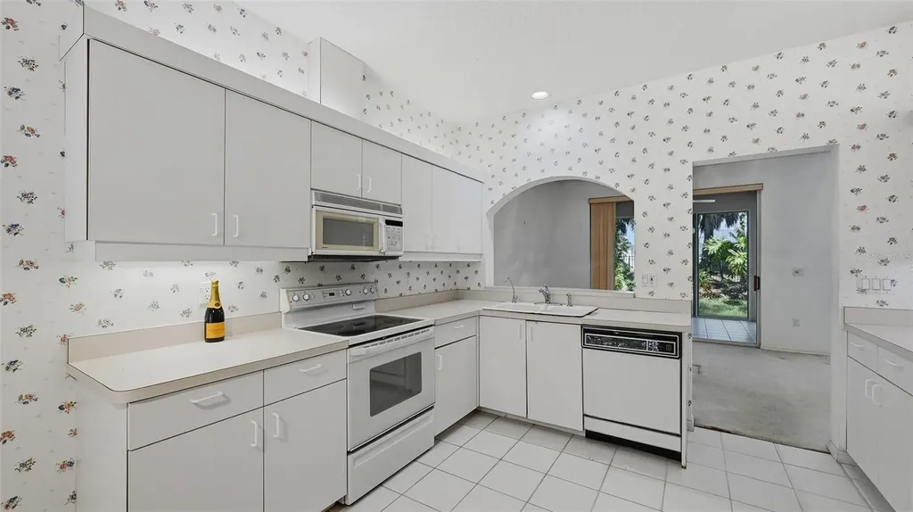 4153 Entrada Court Sarasota FL 34238
