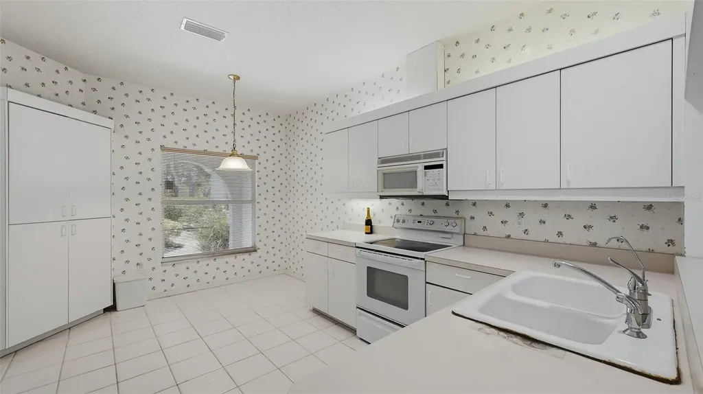 4153 Entrada Court Sarasota FL 34238