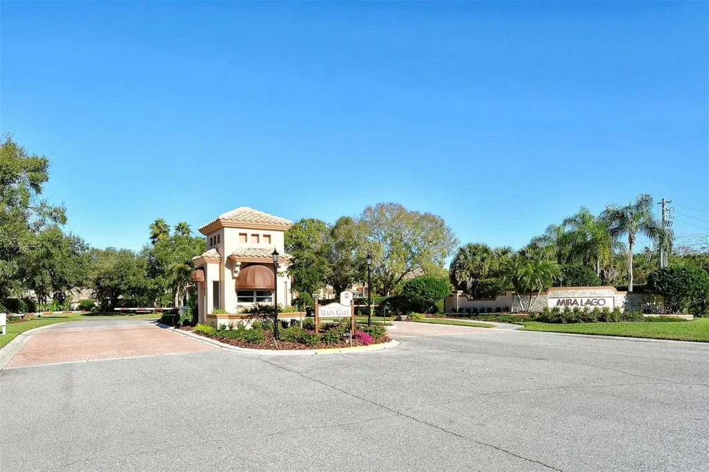 4153 Entrada Court Sarasota FL 34238