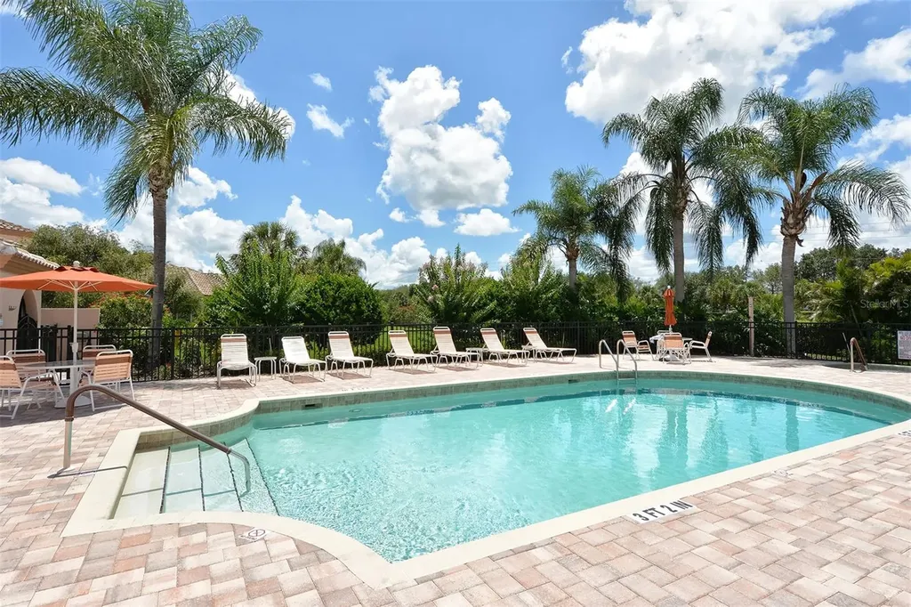 4153 Entrada Court Sarasota FL 34238
