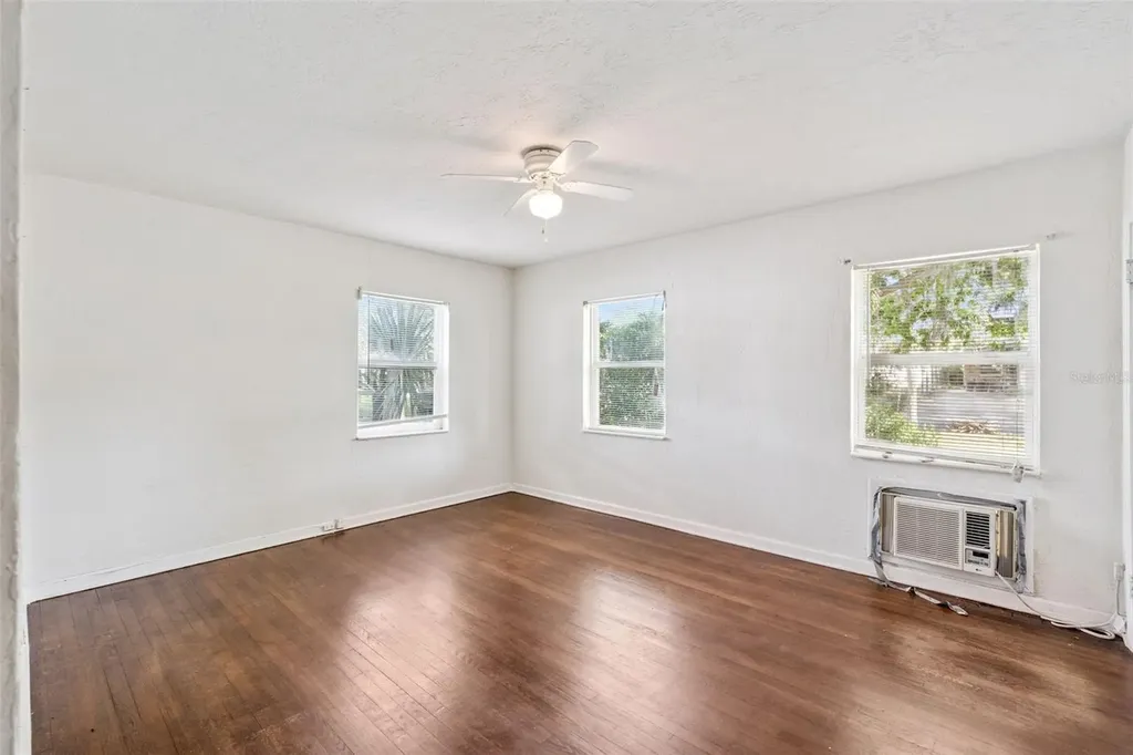 2015 Buckminster Circle Orlando FL 32803