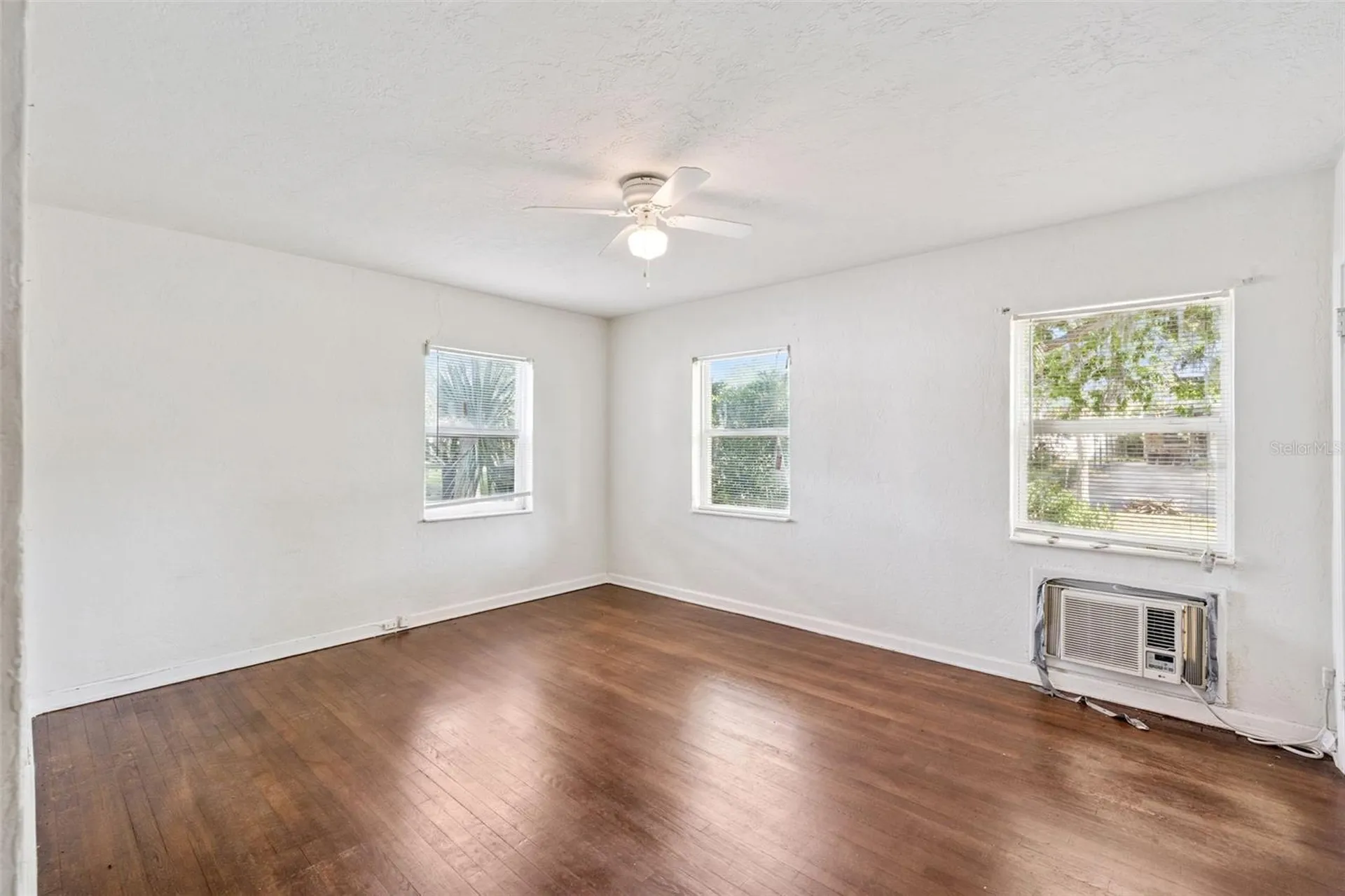 2015 Buckminster Circle Orlando FL 32803
