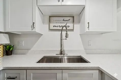 718 Haven Place Tarpon Springs FL 34689