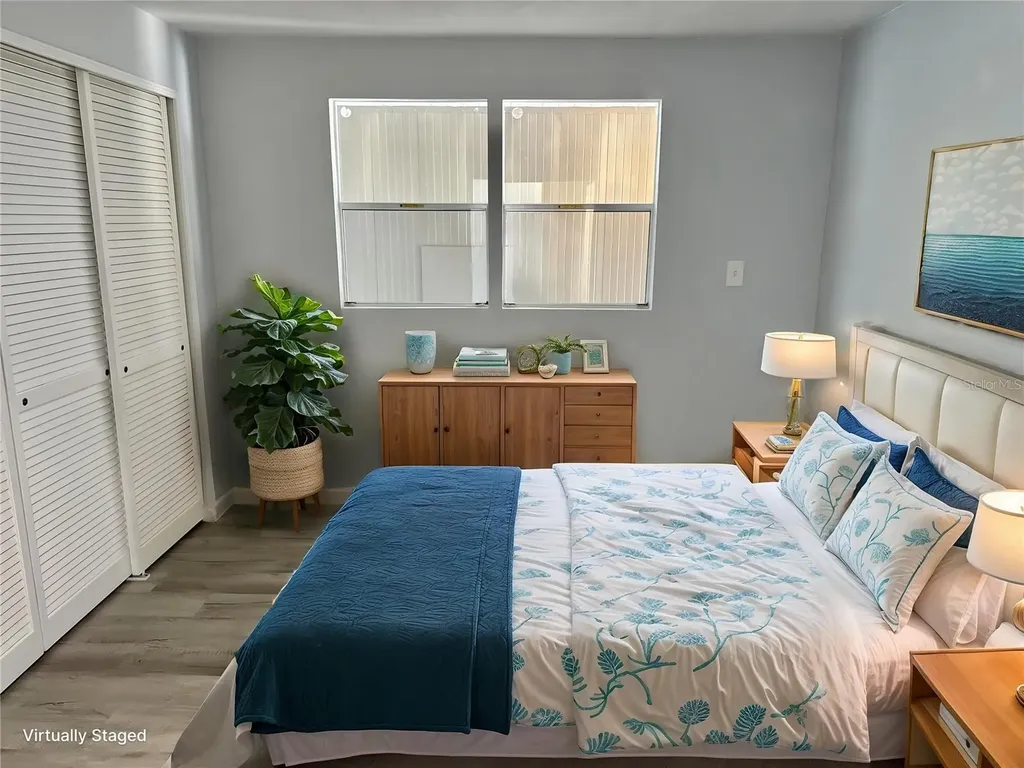460 Mount Oak Avenue NE St Petersburg FL 33702