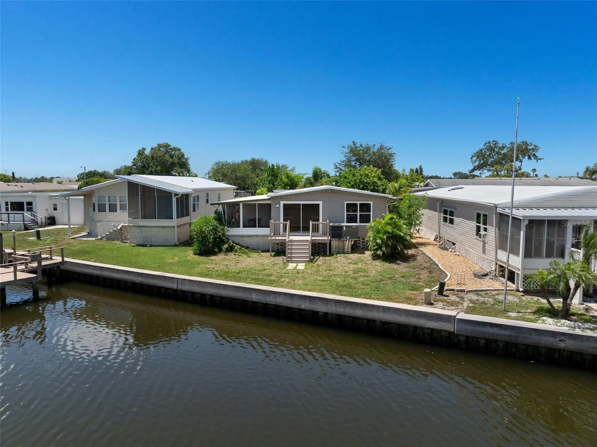 460 Mount Oak Avenue NE St Petersburg FL 33702