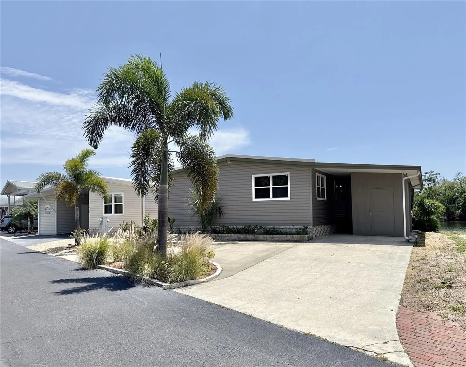 460 Mount Oak Avenue NE St Petersburg FL 33702