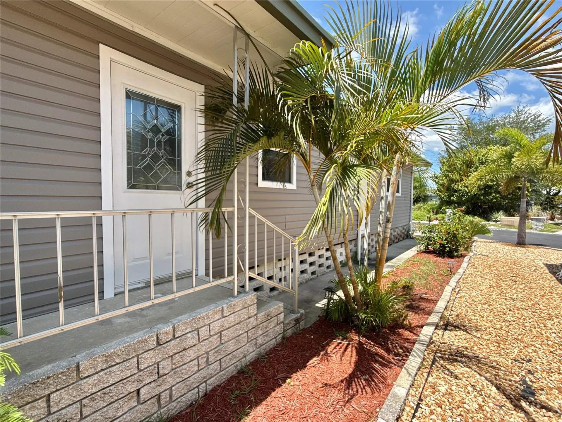 460 Mount Oak Avenue NE St Petersburg FL 33702