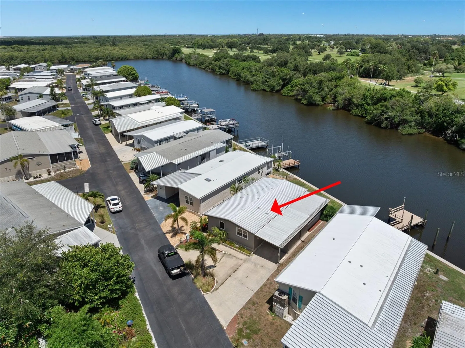 460 Mount Oak Avenue NE St Petersburg FL 33702