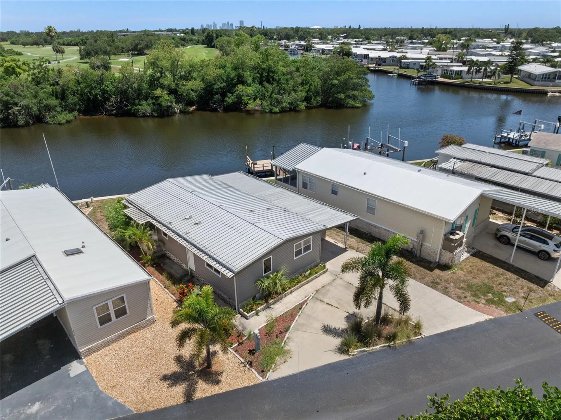 460 Mount Oak Avenue NE St Petersburg FL 33702