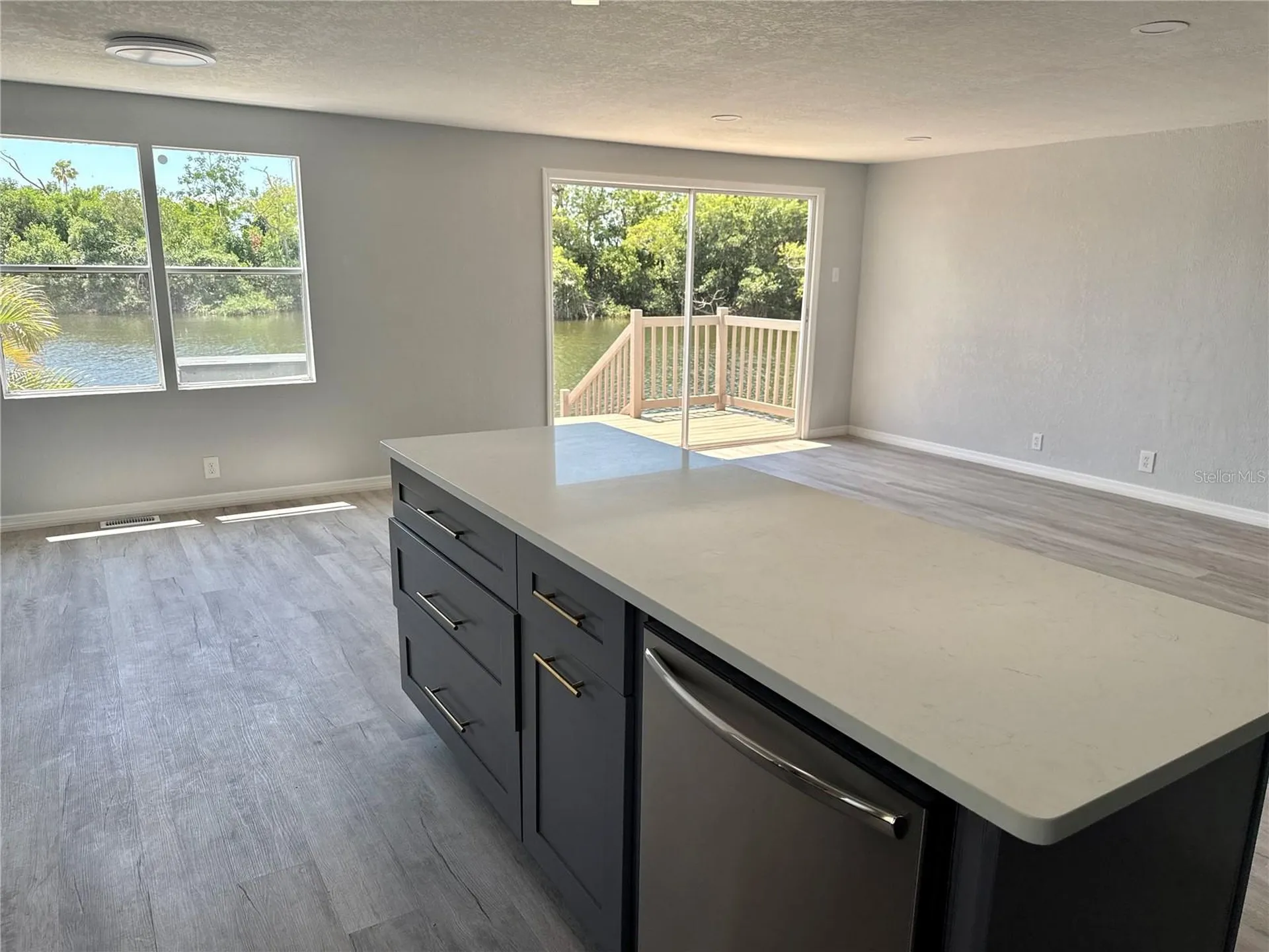 460 Mount Oak Avenue NE St Petersburg FL 33702