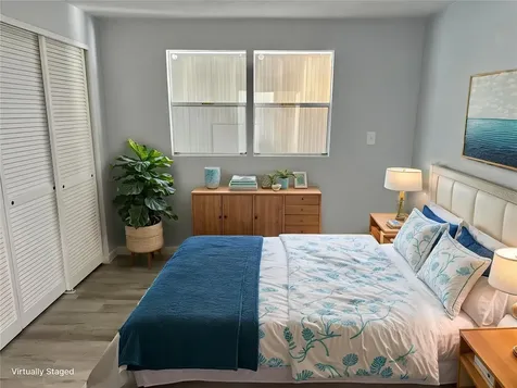 460 Mount Oak Avenue NE St Petersburg FL 33702