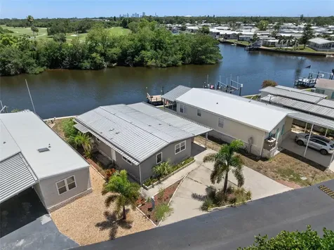 460 Mount Oak Avenue NE St Petersburg FL 33702