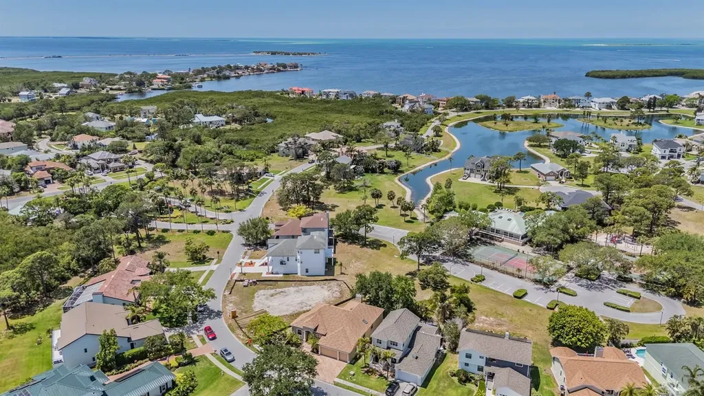 2008 N Pointe Alexis Drive Tarpon Springs FL 34689