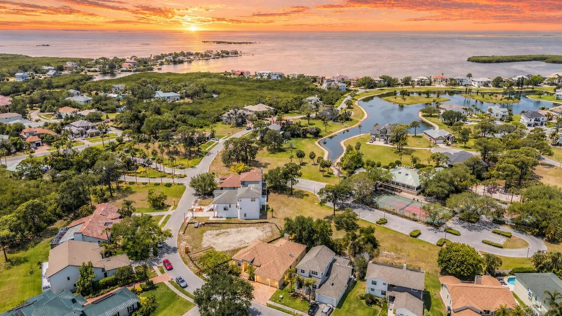 2008 N Pointe Alexis Drive Tarpon Springs FL 34689