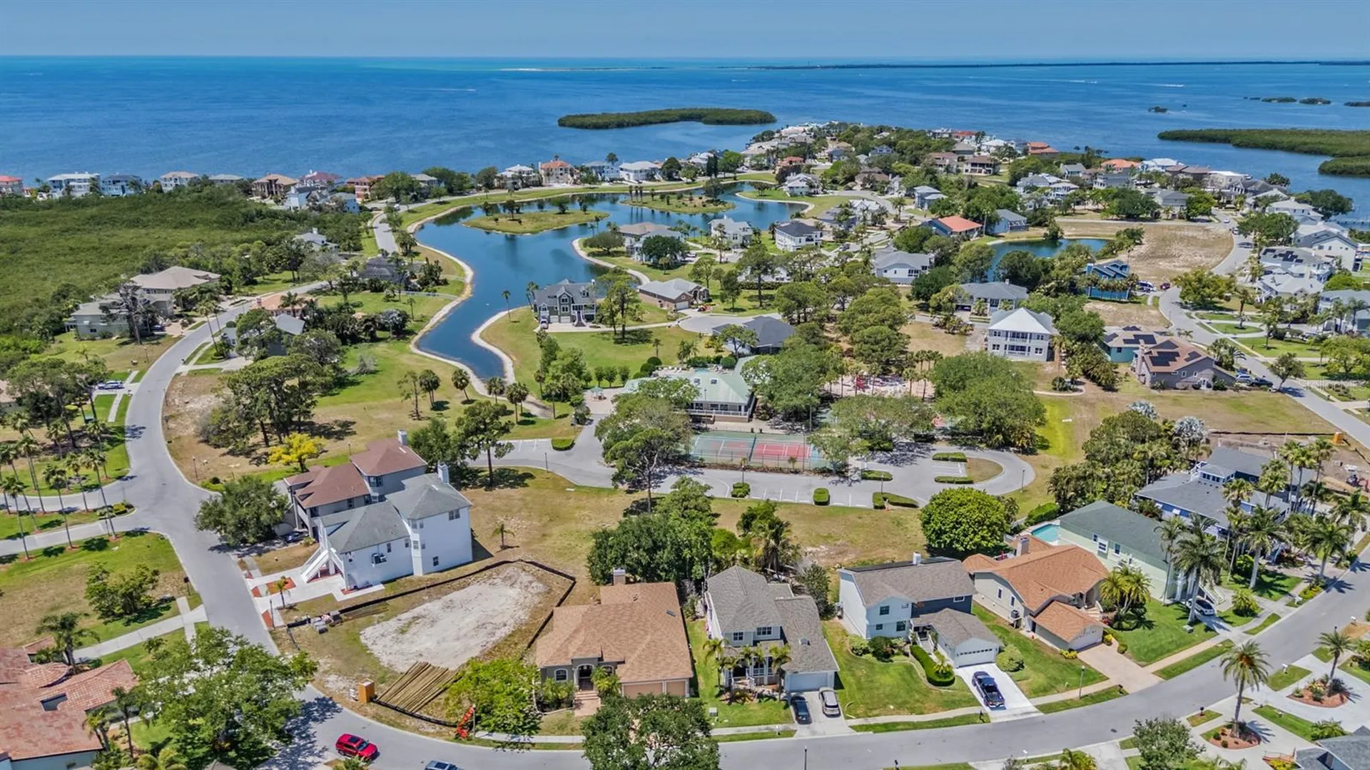 2008 N Pointe Alexis Drive Tarpon Springs FL 34689